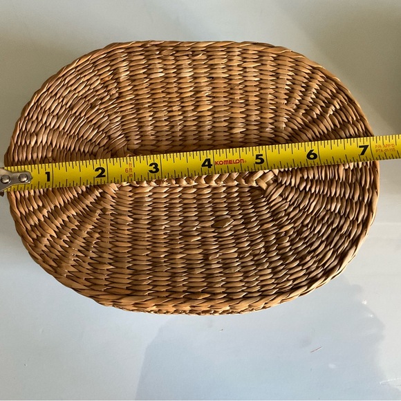 Vintage Sweetgrass Oval Lidded Basket - Picture 8 of 8
